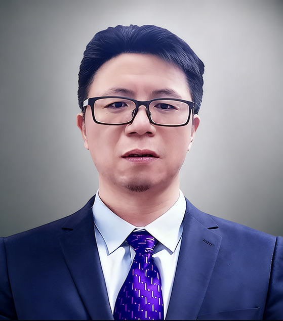 傅明華（管理部/法規部）